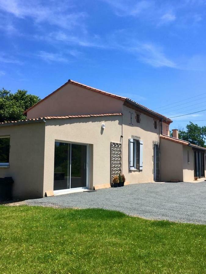 Gite Au Haras Les Aubiers Eksteriør billede